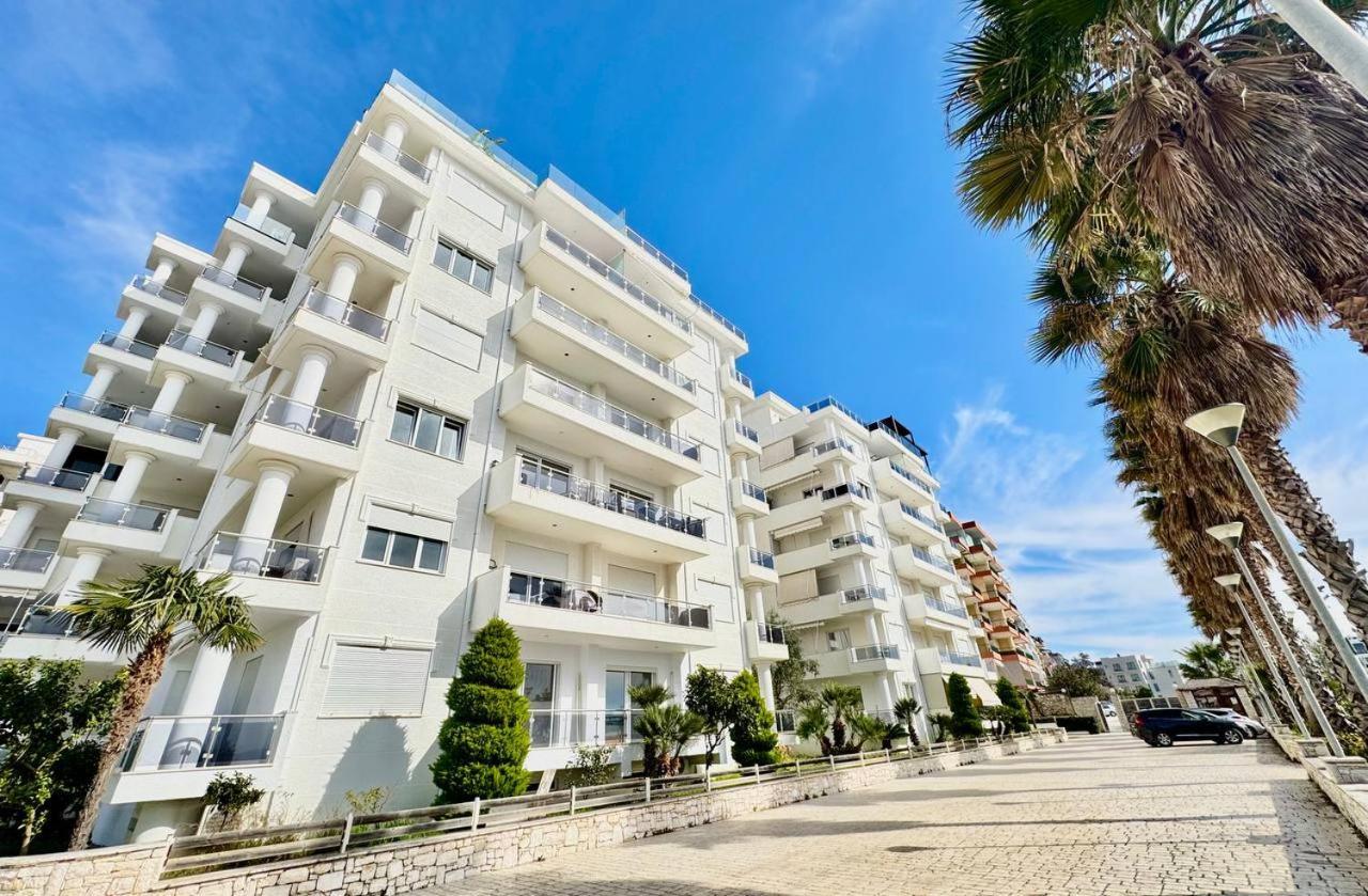 White Sea View Residence Sarandë Buitenkant foto