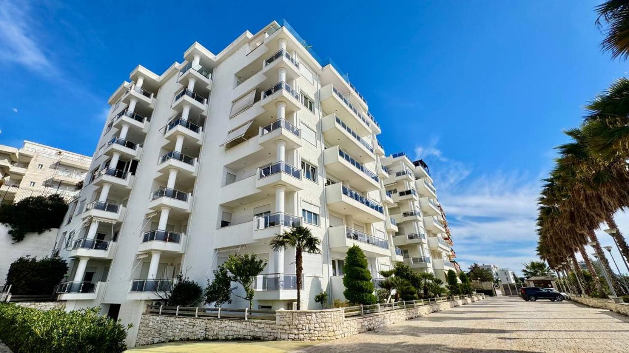 White Sea View Residence Sarandë Buitenkant foto