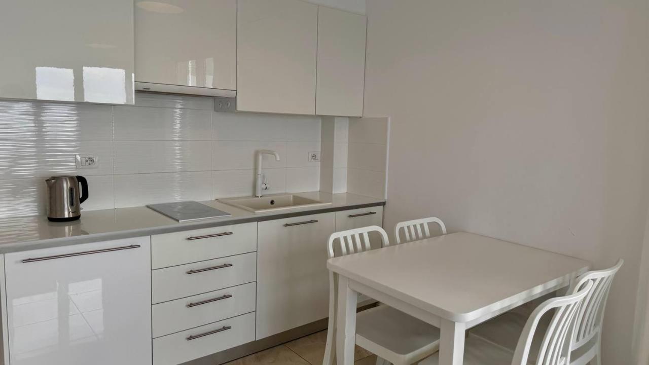 White Sea View Residence Sarandë Buitenkant foto