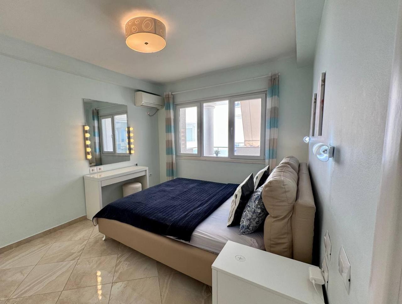 White Sea View Residence Sarandë Buitenkant foto